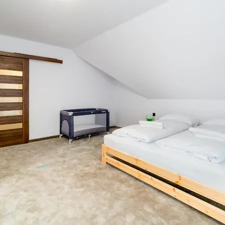 Dom Sarnia 37, Sun & Snow