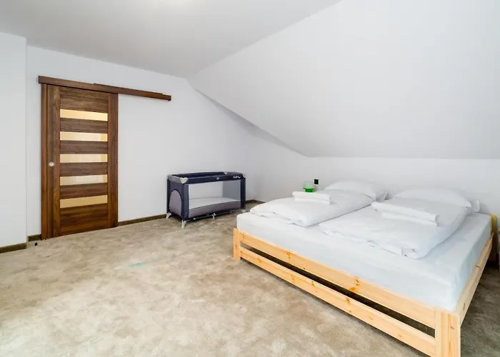 Dom Sarnia 37, Sun & Snow